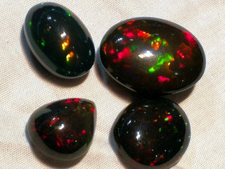 Smocked opal è un opale nero?