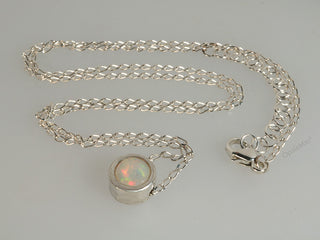 Enrosadira collana