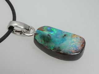 Ciondolo opale boulder australiano