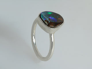 Anello opale boulder australiano