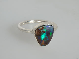 Anello opale boulder australiano
