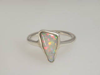 Ring with opal in 935 silver