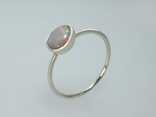 Anello argentium con opale chiaro