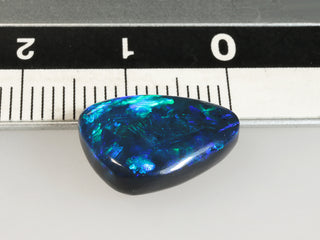 Opale nero australiano