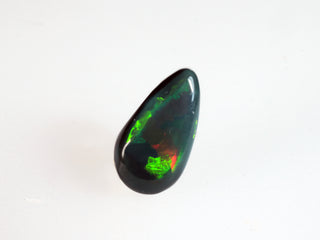 Opale nero australiano