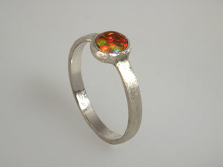 Anello con opale di fuoco messicano