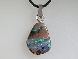 Pendente con opale boulder australiano