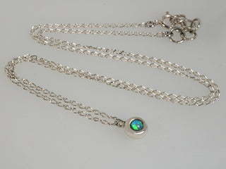 Collana con opale australiano