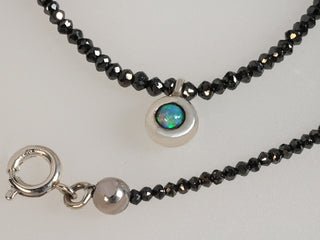 Collana con opale e diamanti